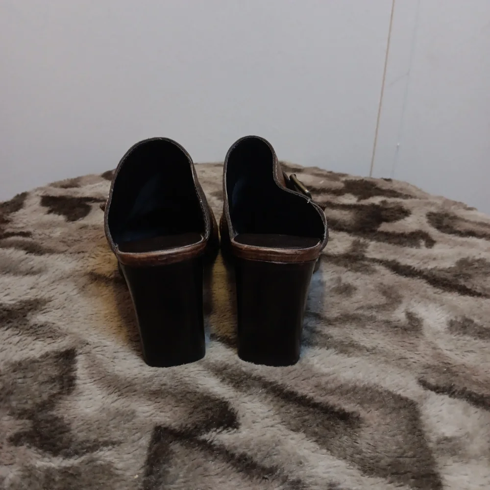 GIANNI‎ BINI Brown Leather Buckle Accent Slip On Mule Women's, Sz 8.5 - Picture 3 of 7